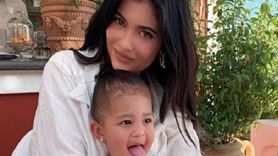 على طريقة المشاهير.. كيف تستعيدين ثقتك بنفسك بعد الولادة