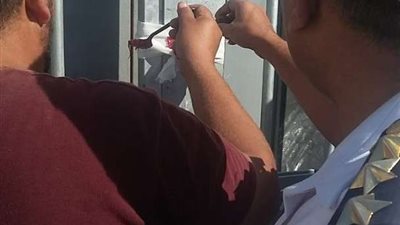 المعداوي: غلق وتشميع برج محمول ومخازن خردة مخالفة بمرسى مطروح