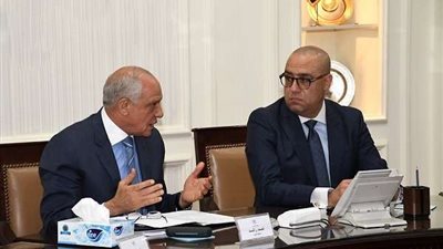 وزير الإسكان يتابع الموقف التنفيذي لمشروع منطقة الأعمال المركزية بالعاصمة الإدارية