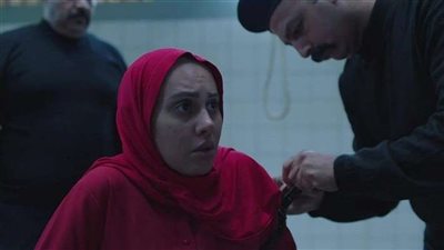 ياسمين رئيس بملابس الإعدام في الحلقات الأولى من 