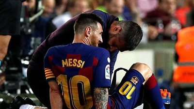 ميسي يحتفل بذكرى مرور 15 عامًا على ظهوره الأول مع برشلونة