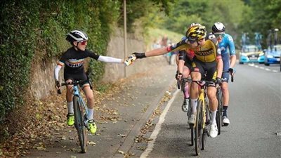 غرائب وطرائف.. صبي يقتحم 