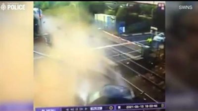 بسبب الكحول.. حادث سير مروع بين سيارة وقطار ببريطانيا