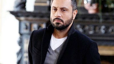 بالفيديو.. نجاة أسرة فنان شهير من حريق لبنان