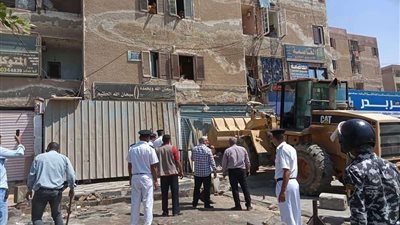 بالصور | جهاز مدينة بدر يُنفذ حملة لإزالة التعديات والإشغالات بالحي الأول