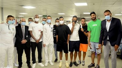 لاعبو الزمالك والجهاز الفني يزورون مستشفى 