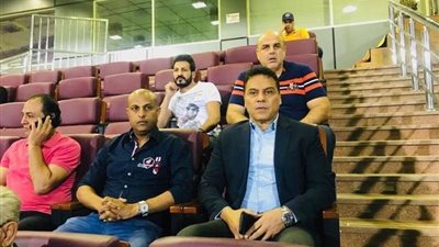 حسام البدري يحضر مباراة الزمالك والمقاولون بالدوري العام