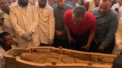 بالصور.. الكشف عن 30 تابوت خشبي آدمي بالأقصر