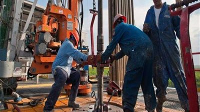 قانون العمل الجديد.. تعرف على حالات إيقاف وفصل العامل