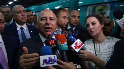 خلال جولته بمحطة هليوبوليس.. الوزير يطالب المهندسين والموظفين بالتفاني في العمل