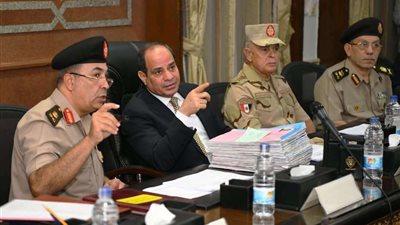بالفيديو.. جولة تفقدية للرئيس السيسي بالكلية الحربية