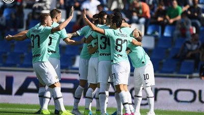 إنتر ميلان يعبر 