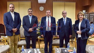 رئيس جامعة بني سويف يستقبل مساعد وزير الخارجية للشئون الأسيوية