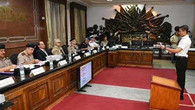 اهتمام أم تحقيق مساواة.. خبراء يكشفون سر تواجد الرئيس في اختبارات الكلية الحربية