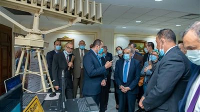 بالصور | وزير الإنتاج الحربي يتفقد معروضات الوزارة المزمع عرضها في 