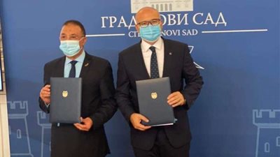 محافظ الإسكندرية يوقع اتفاقية تعاون بين مدينتي الإسكندرية ونوفي ساد في صربيا (صور)