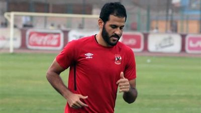 في انتظار القناع.. مروان محسن يشارك بمران الأهلي