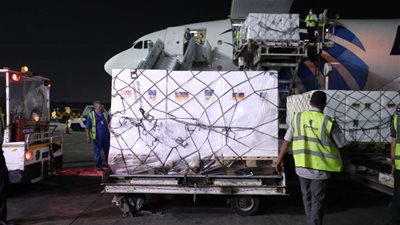 وزيرة الصحة: استقبال مليون و 500 ألف جرعة من لقاح استرازينيكا بمطار القاهرة الدولي اليوم