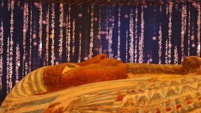 في مفاجأة لزائري إكسبو 2020 بدبي.. التابوت الأثري بسماتيك بن أوزير يصل مقر الجناح المصري (صور)