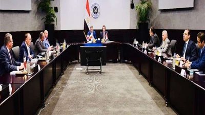 الرئيس التنفيذي لهيئة الاستثمار يلتقي عددا من المسئولين الرومانيين لمناقشة سبل زيادة التعاون