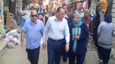 محافظ الشرقية: يتفقد موقف سيارات منيا القمح ويتابع أعمال النظافة بالمدينة