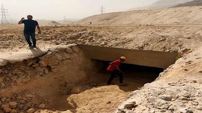 تطهير مخرَّات السيول بشمال خليج السويس استعداداً لموسم الشتاء