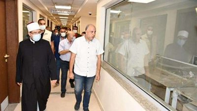 وزير الأوقاف يتفقد مبنى الوزارة بالعاصمة الجديدة