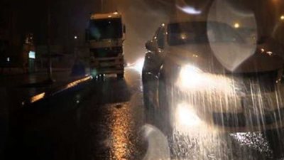 هطول أمطار رعدية وبرق في أحياء القاهرة