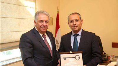 السفير المصري في بيروت يستقبل نظيره الفلسطيني