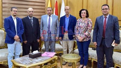 رئيس جامعة بني سويف يستقبل عميد علوم الجامعة الإسلامية بالسعودية