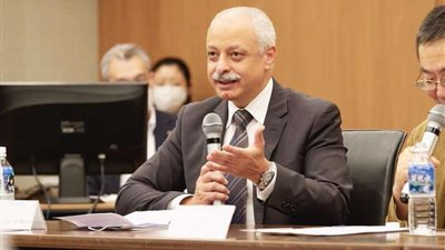 السفير المصري في طوكيو يشارك بحلقة نقاشية للترويج للمتحف المصري الكبير