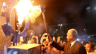 السويس تبدأ احتفالات بعيدها القومي 46 بإيقاد شعلة النصر