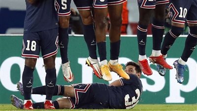 ميسي يصدم نجم مانشستر سيتي ..بهذه الطريقة