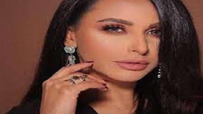 ميس حمدان تفاجاء الجمهور بـ 