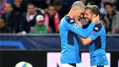 بعد هدفيه في سالزبورج.. نجم نابولي يكسر رقم مارادونا