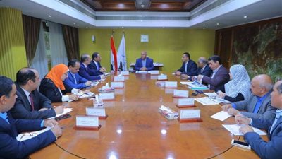 النقل يتابع الموقف التنفيذي والمالي لمشروعات مترو الأنفاق
