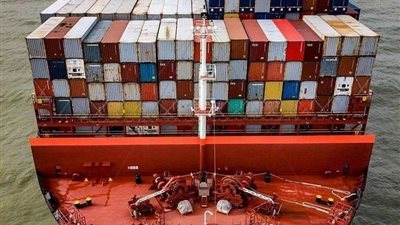 تداول 354 شاحنة بضائع و62 سيارة بموانئ البحر الأحمر