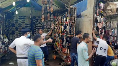 بالتعاون مع شرطة المرافق.. حملات لإزالة الاشغالات بسوق باكوس بالإسكندرية