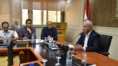 محافظ مطروح يشيد بمراكز المدن في إدارة أزمة السيول