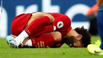 صدمة جديدة.. محمد صلاح يغادر مباراة ليفربول وتوتنهام مصابًا