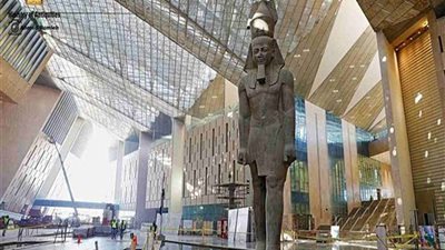 اجتماع لجنة متابعة التعاقد الخاص بتشغيل الخدمات بالمتحف المصري الكبير