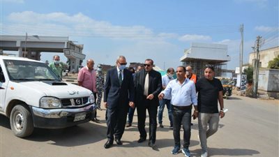 محافظ القليوبية: إنشاء كوبري جديد وأماكن لانتظار السيارات بقرية جمجرة ببنها