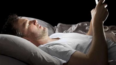 تسبب المرض اللعين.. احذر من مخاطر استخدام الهاتف ليلا