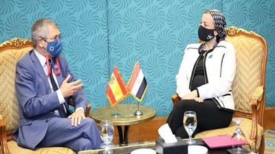 وزيرة البيئة تستقبل نظيرها الاسبانى لبحث سبل التعاون المشترك