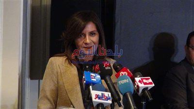 نبيلة مكرم: معرض 