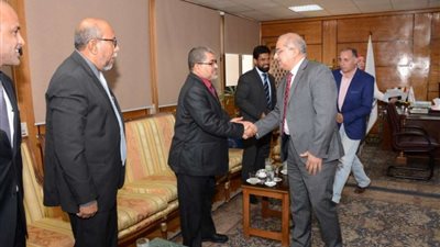 الجمال يؤكد على استمرار دعم جامعة أسيوط لجامعات اليمن واحتضان طلابها الوافدين