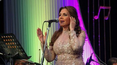 نادية مصطفى ونجوم 