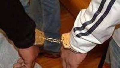 القبض على عاطل ونجله لترويجهم المواد المخدرة بقليوب