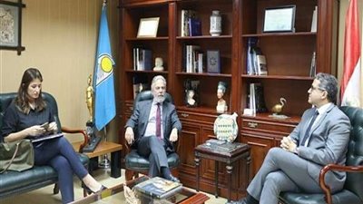 وزير الآثار يستقبل سفير البرازيل