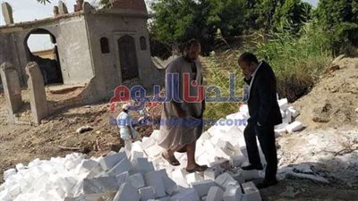 إيقاف التعدي على مسقى مياه بمركز أبوقرقاص في المنيا